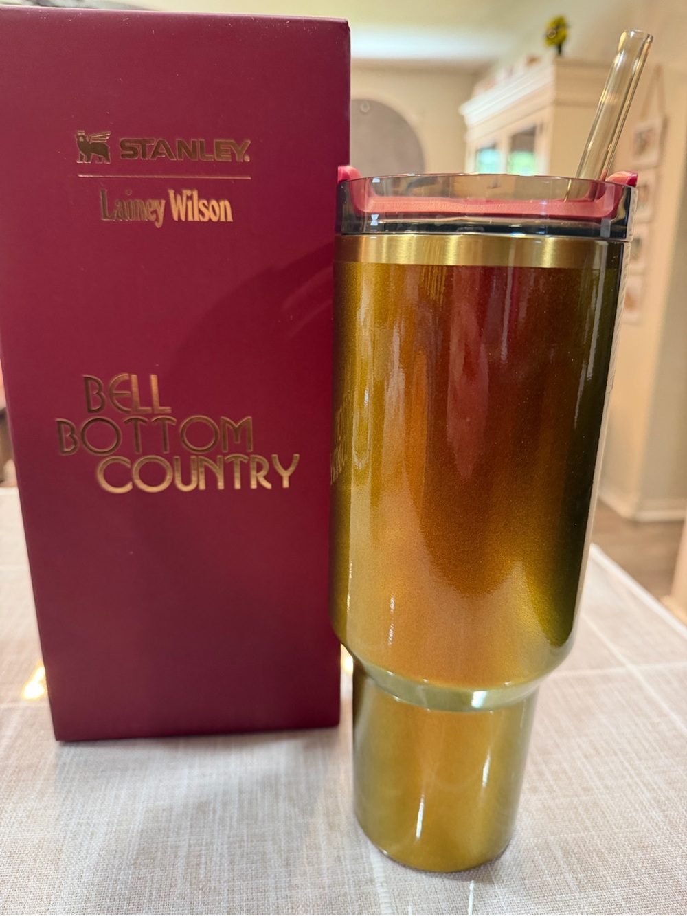 Lainey Wilson X Stanley Country Gold 40oz Tumbler - Picture 5 of 6